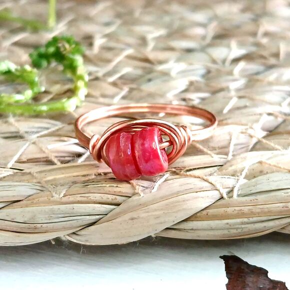 Iridescent Glass Beaded Ring, Wire Wrapped Stackable Copper Ring, Size 10 - Picture 1 of 3